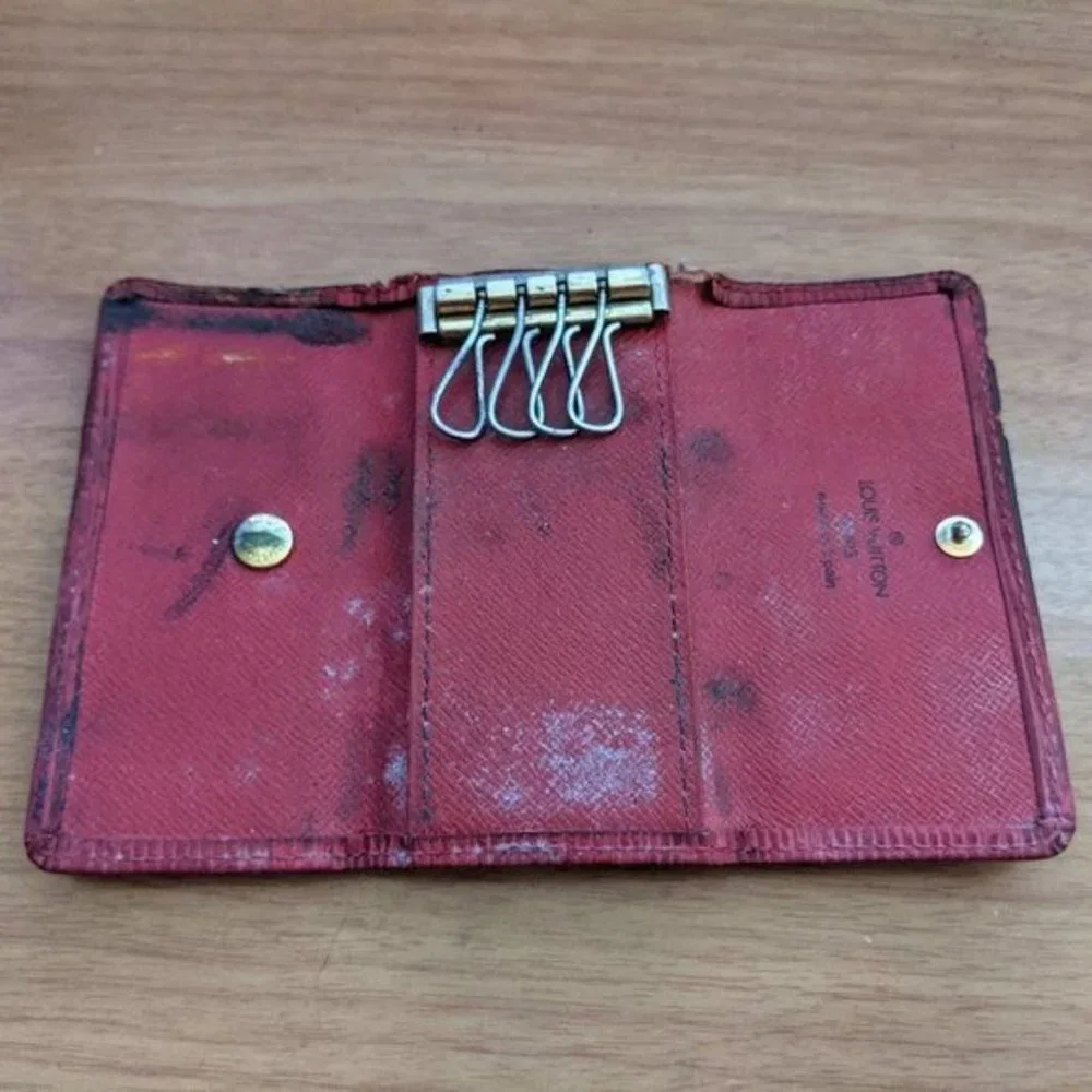 Louis Vuitton Epi Key Holder/Wallet #512💥PRICE DROP💥